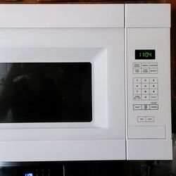 Amana Over The Hood Microwave 