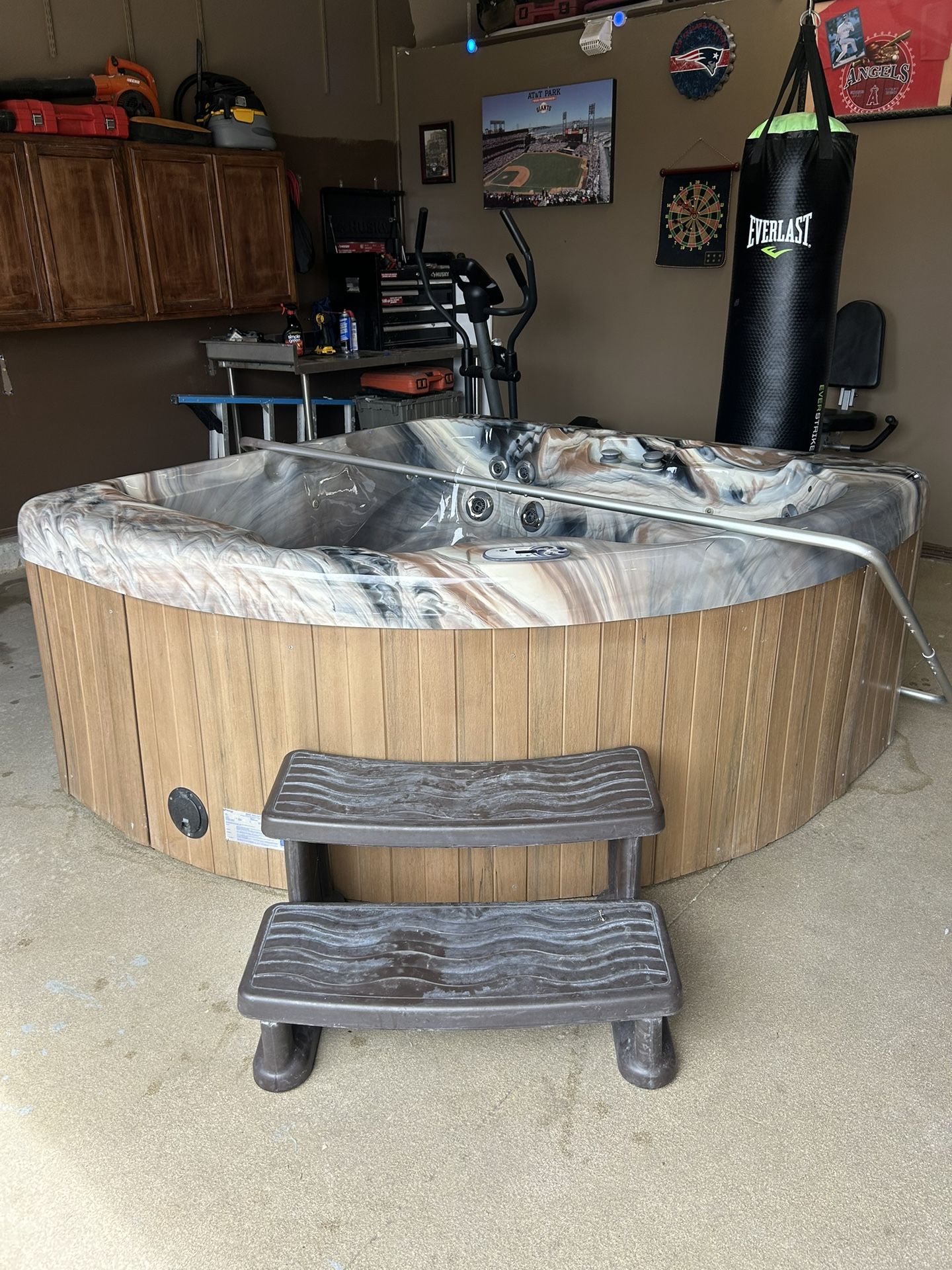 American Whirlpool 24 Jet Spa