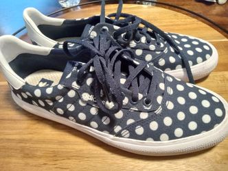 Adidas Women's Tennis Shoes Size 9