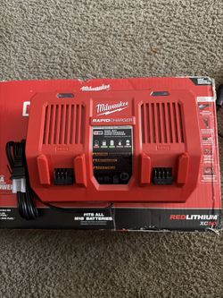 Milwaukee M18 Double Bay Rapid Charger