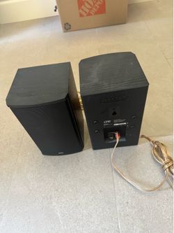 Boston CR5 shelf speakers