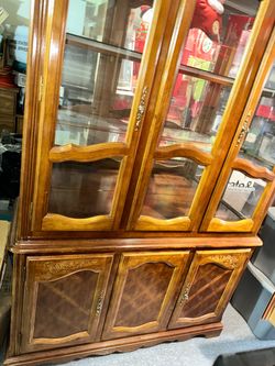 China cabinet ( solid oak)