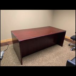 Massive Desk! Need Out!