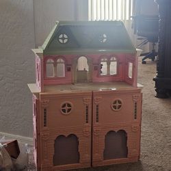 Doll House With Doll Furniture/dolls