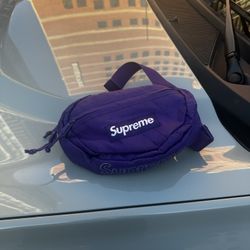 Supreme fanny pack 