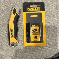  DeWalt TOUGHSERIES Retractable Utility Knife W/ Utility Blades