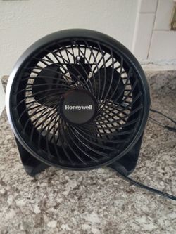 Honeywell Compact Table Fan Black