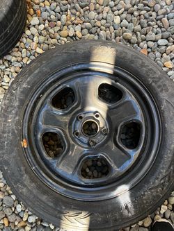 245/55R18 Ford explorer steel rim and tire