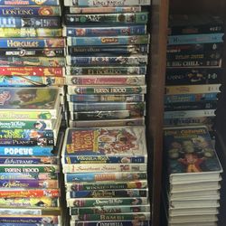 Every Walt DISNEY MOVIE  with VHS PLAYER