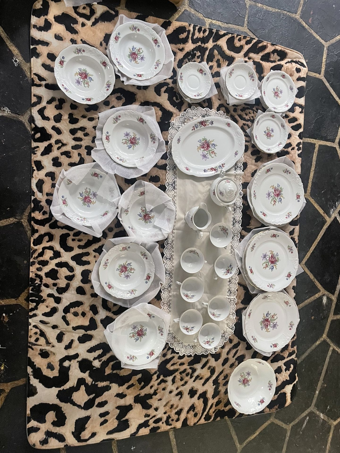 Antique Dishes (Depression Era)
