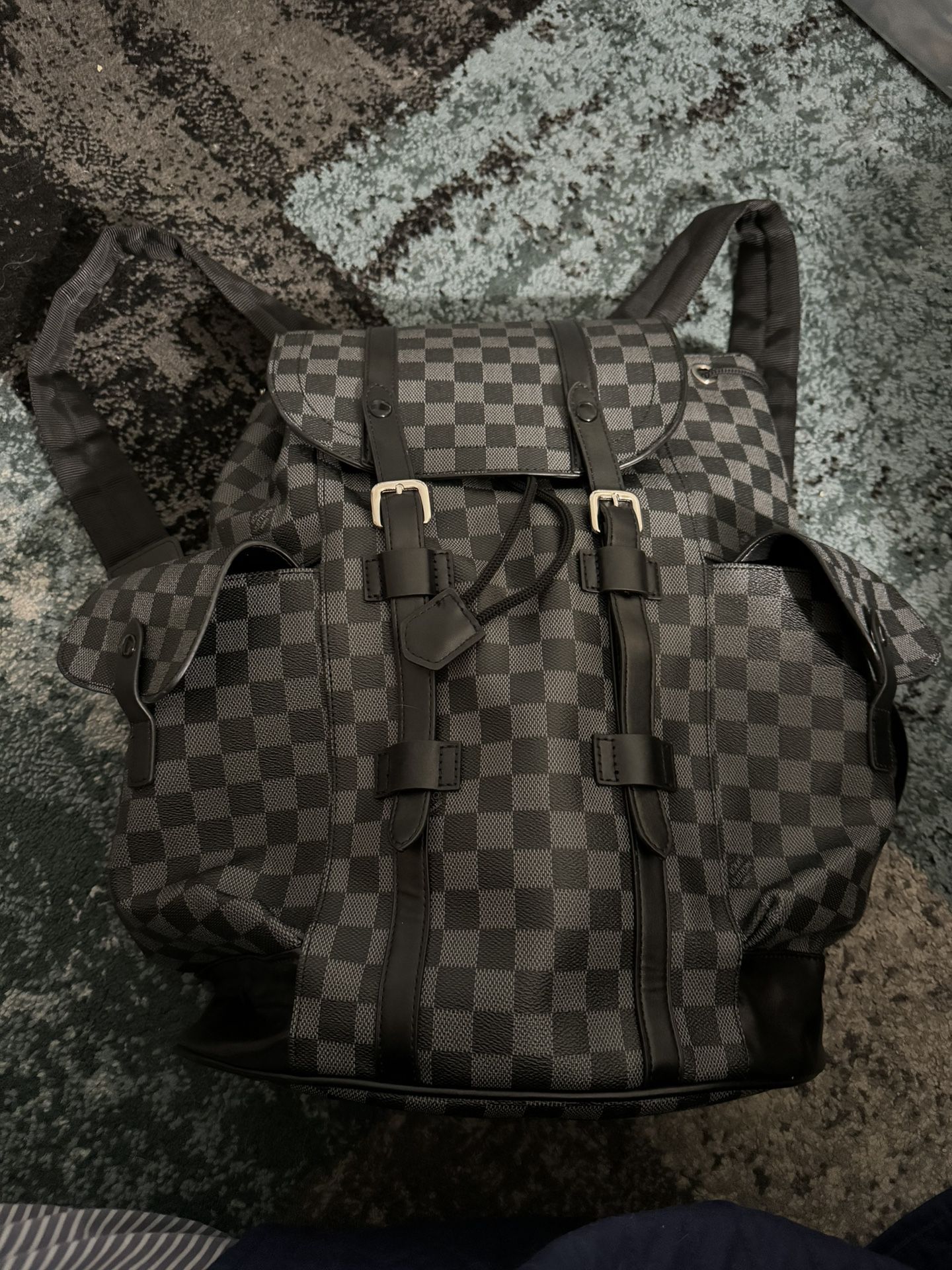 Louis Vuitton Men Backpack 