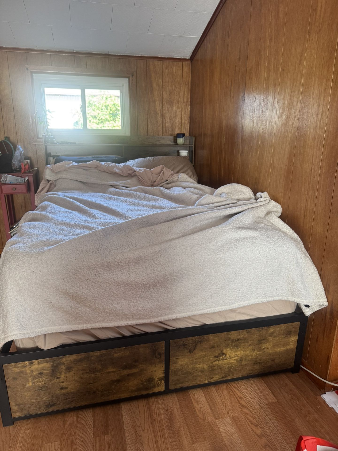 FULL SIZE WOOD BED FRAME