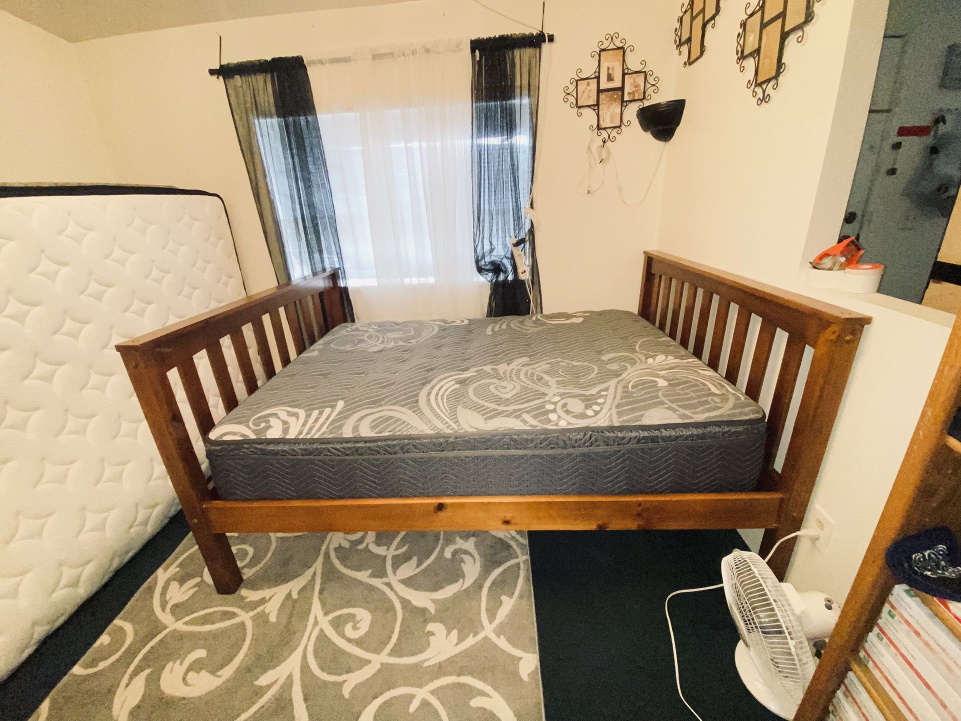 💕💕💕💕💕💕🥰$325-(firm on price) Beautiful Full size bed frame (frame only does NOT include mattress) (sold separately from mattress (mattresses ar