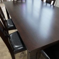 Dining Room Dining Set, Table w/ 6 Chairs!!