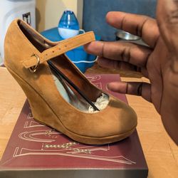 New Women's Size 7 Tan Suede Delicacy Wedge Heels