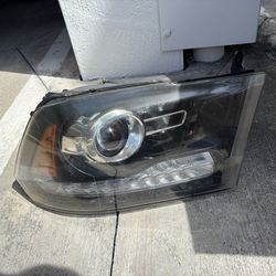 Headlights 2019 Dodge ram 1500 classic OEM