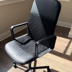 Almost brand new office chair