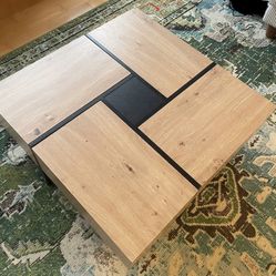 Coffee table w/ Storage