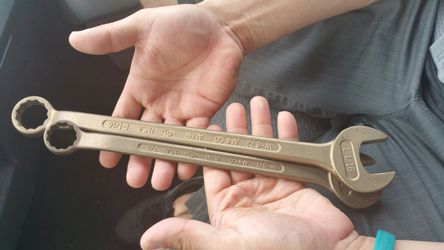 Brass wrenches w672 w671