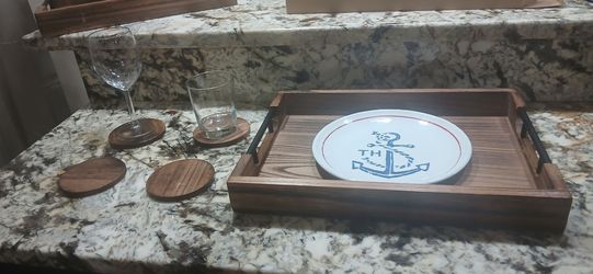 New Wood serving tray with 4 Coasters