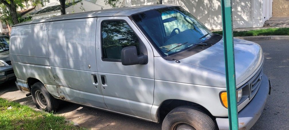 2006 Ford E-350