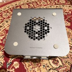 Bestand Laptop Stand