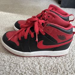 Jordan 1 Retro For Kids. Size 1Y