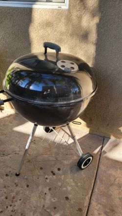 Weber Kettle Charcoal Grill