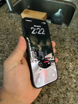 IPhone 16 pro , 128 gb