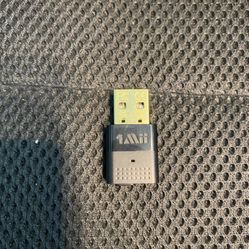 Wireless USB audio transmitter. USB cabl