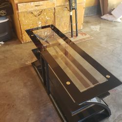 Glass tv stand that can hold upto 60 inch tv