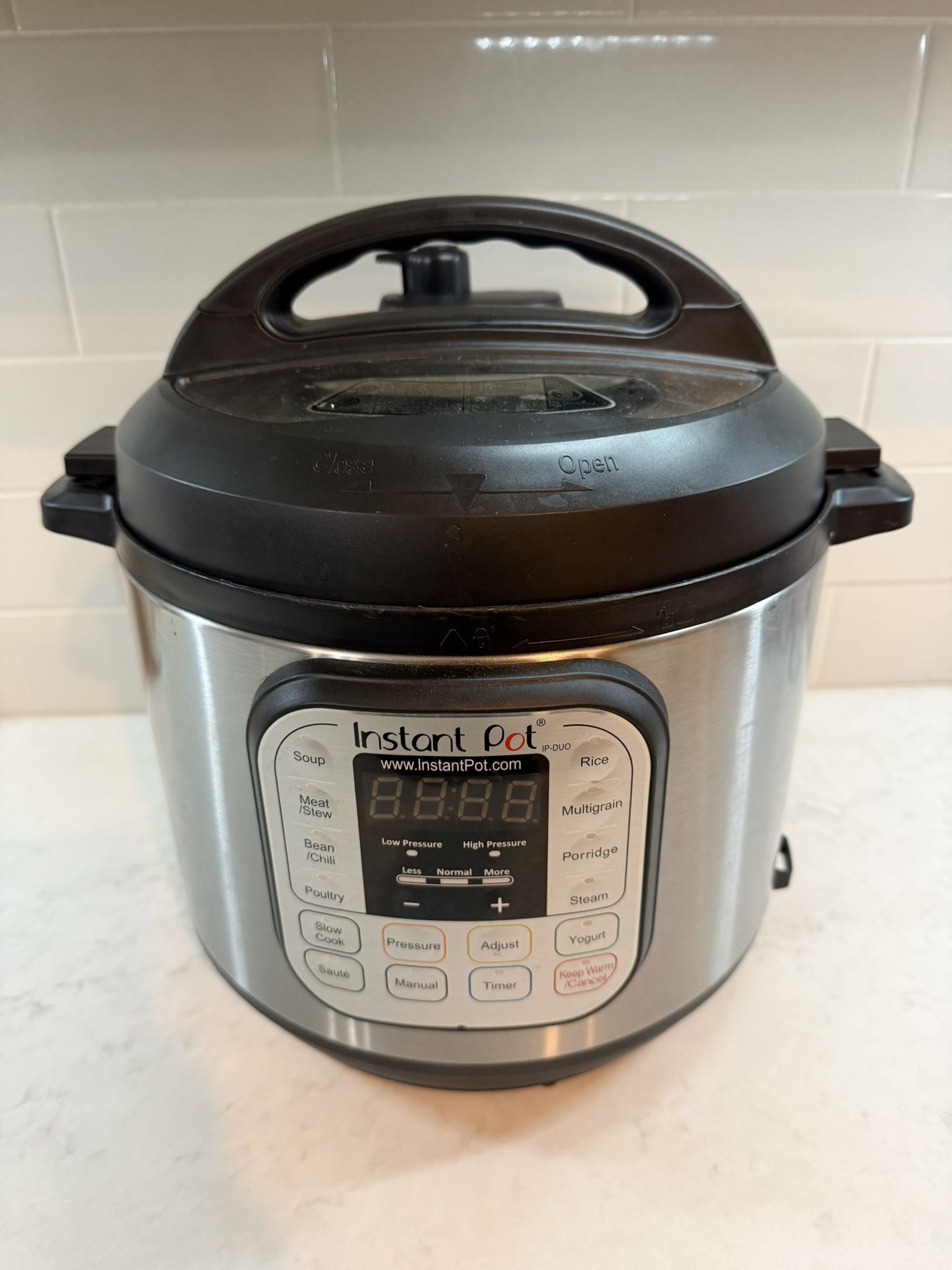 Instant Pot up-DUO60 V2, 6 Qt, 7 In 1 Multifunctional Electric Pressure Cooker w/ Recipe Book