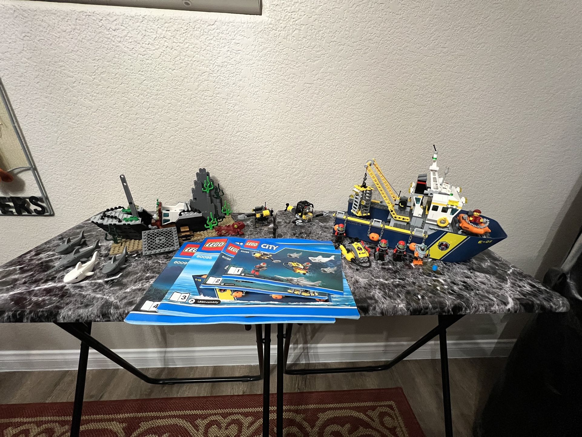 LEGO CITY: Deep Sea Exploration Vessel (60095) - READ