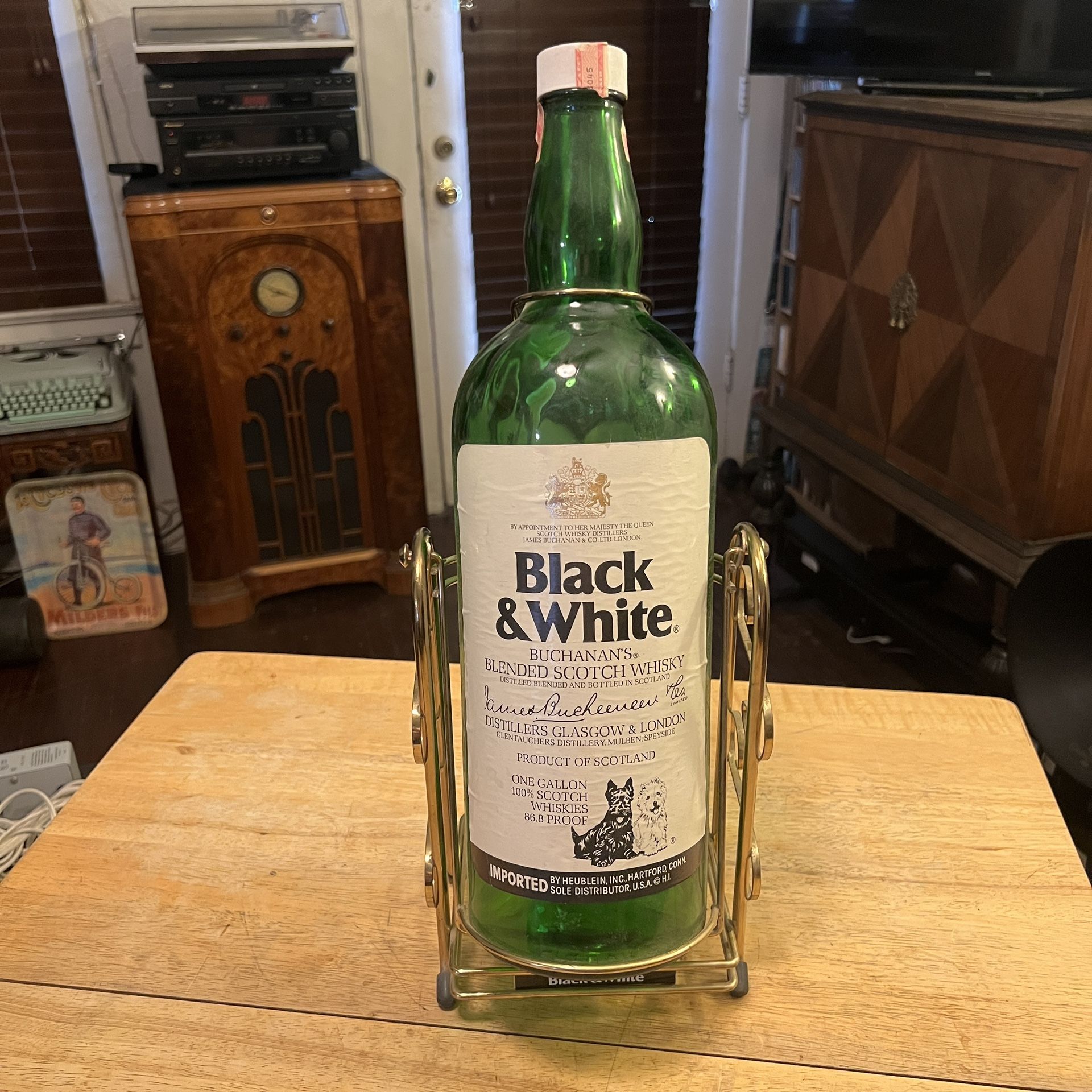 Rare Large Vintage Black & White Scotc h Whisk y (empty) bottle (One Gallon ) in a metal stand
