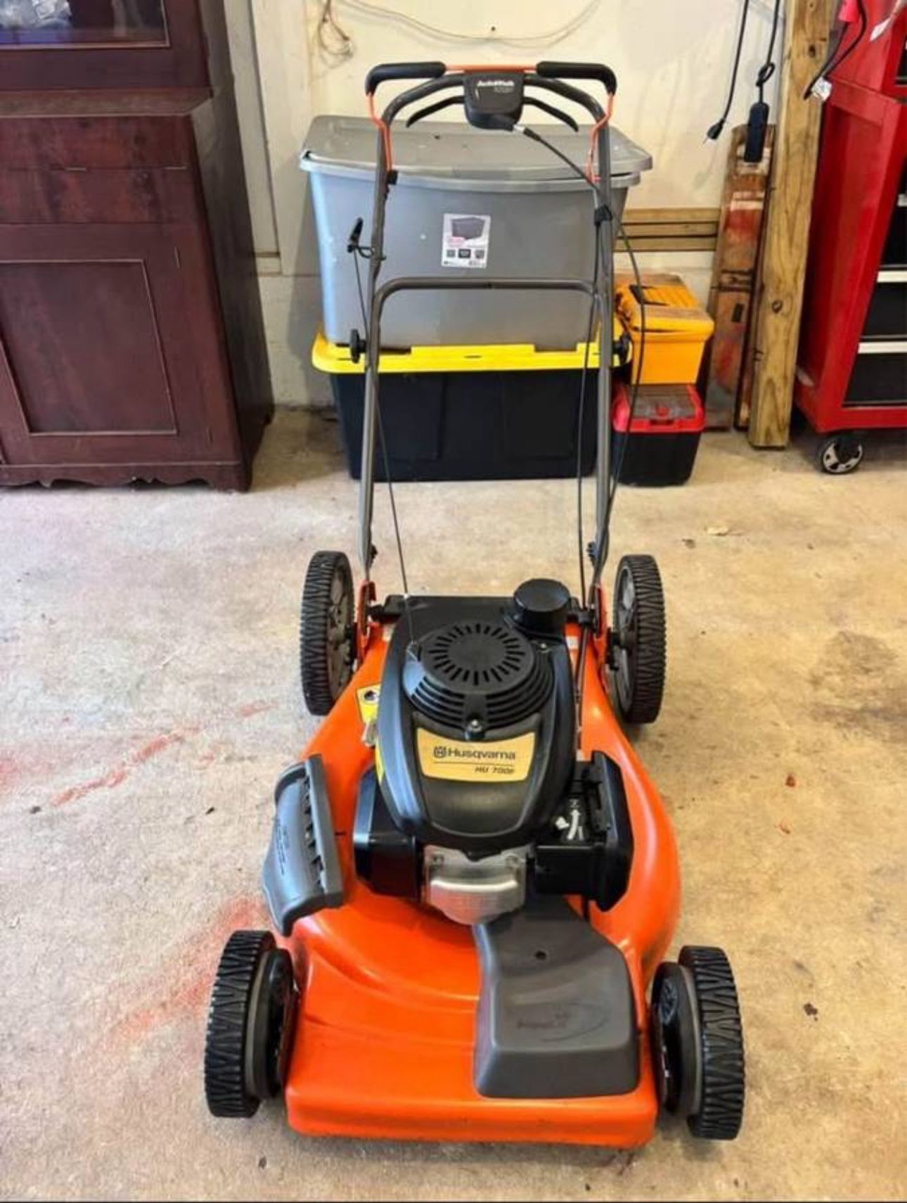 PROJECT! Husqvarna 22” Self Propelled Lawn Mower, RUNS