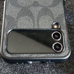 Samsung flip 4   128gb (Black)