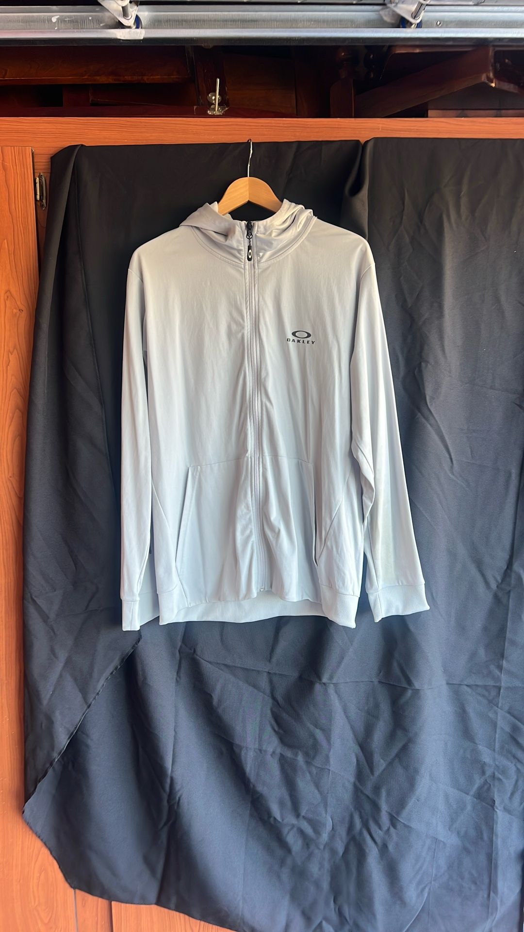 Oakley Hoodie- XL