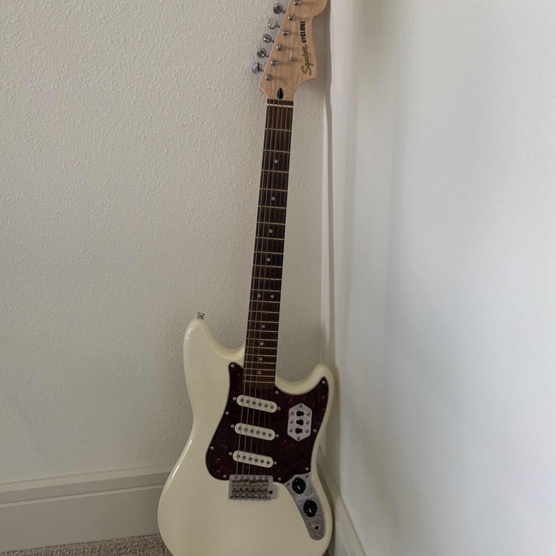 Fender Squier Cyclone