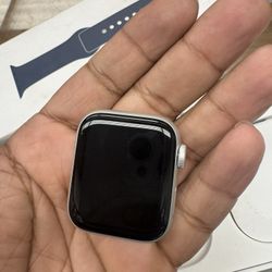 Apple Watch SE 2nd Generation WiFi Cellular 40mm Open Box 
