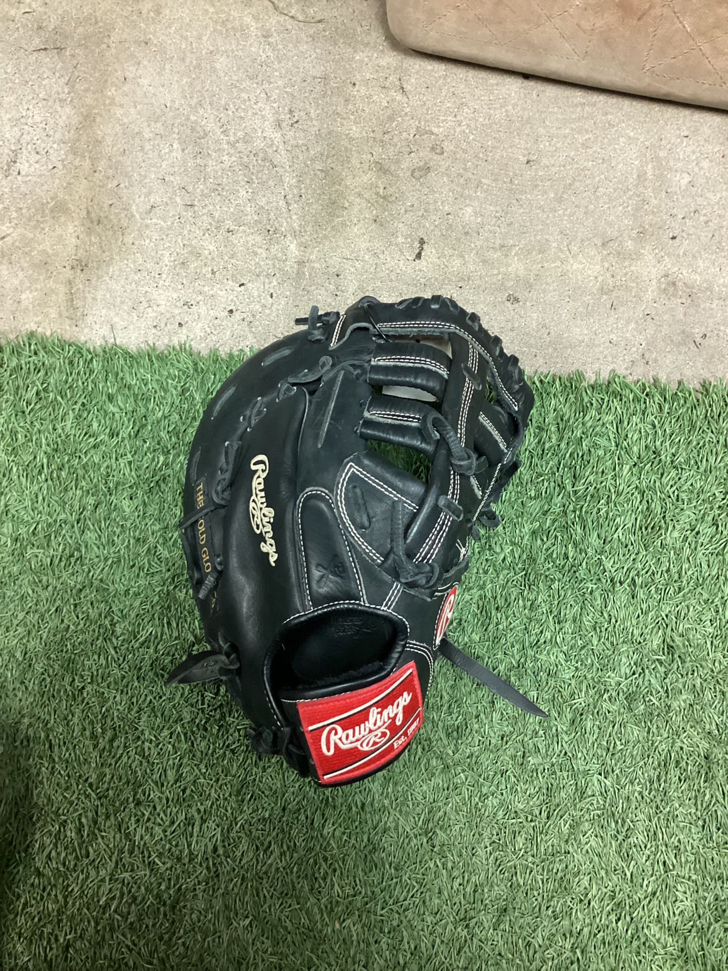 Used Rawlings Gold Glove Gamer First Base Glove - RHT ( Read Description )