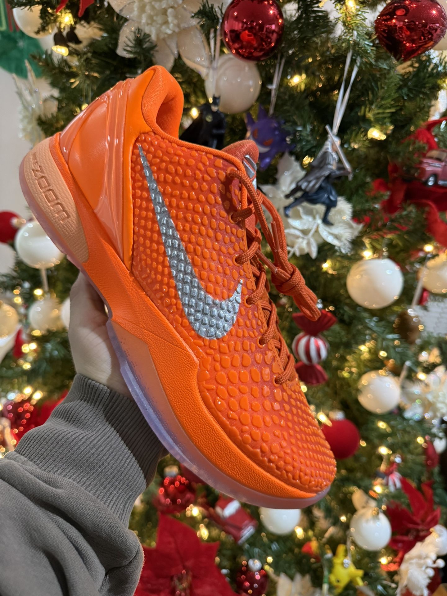 Kobe 6 total orange size 12.5