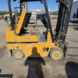 Caterpillar Forklift 