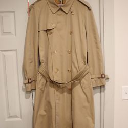 The Westminster Burberry Trench Coat Men’s Beige Size 50