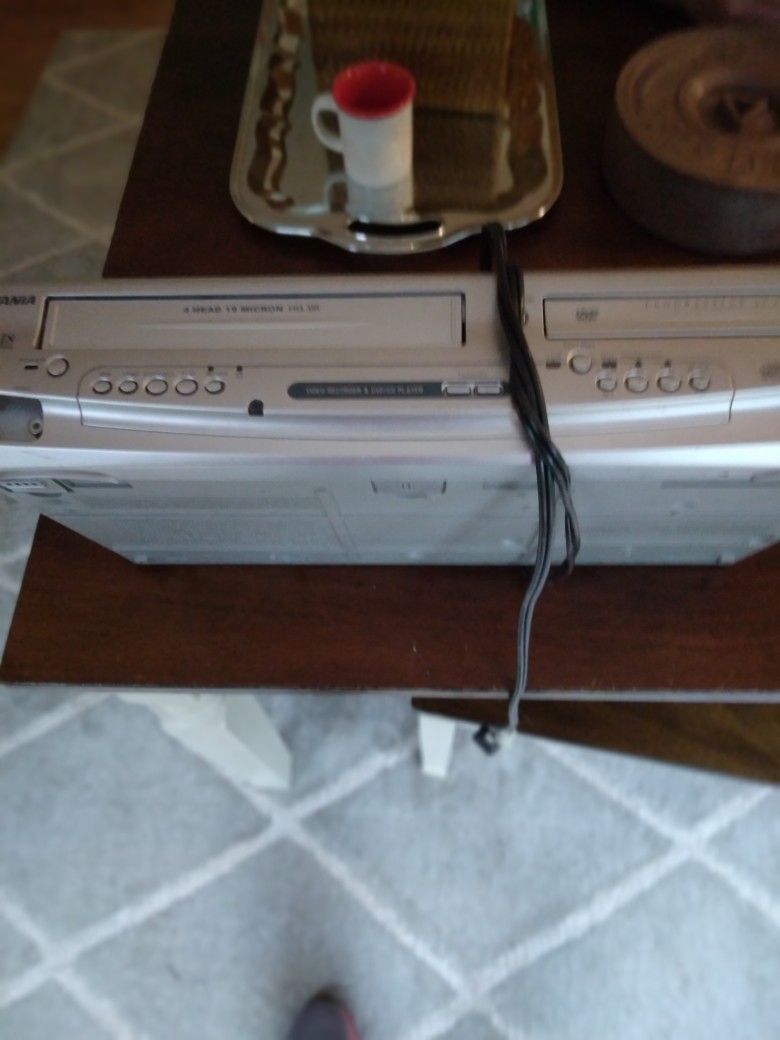 *** VHS & DVD PLAYER ***
