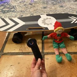 Electric ⚡️ Skateboard 🛹 complete with Remote 🕹️ And Charger 🔌 