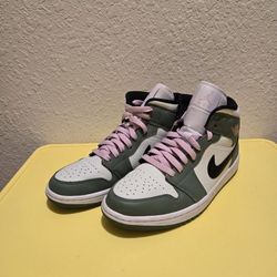 Size 9 - Air Jordan 1 SE Mid Dutch Green W NIB