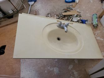 Counter Top With Kohler Chrome Gold Foucet Good Working Condition