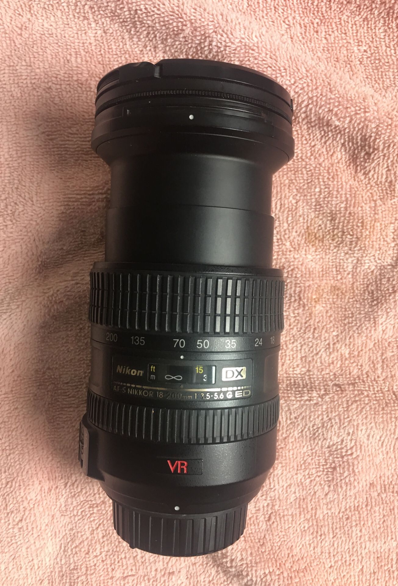 Nikon lens18-200 mm .