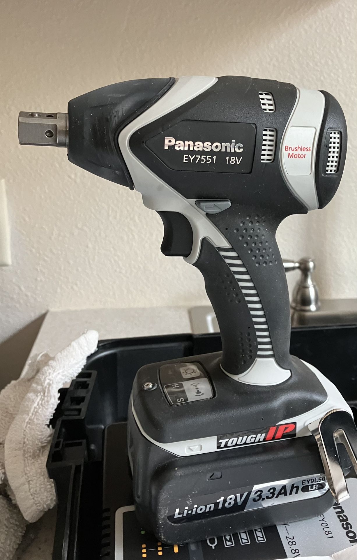 Panasonic Professional Grade Cordless Impact Driver/wrench