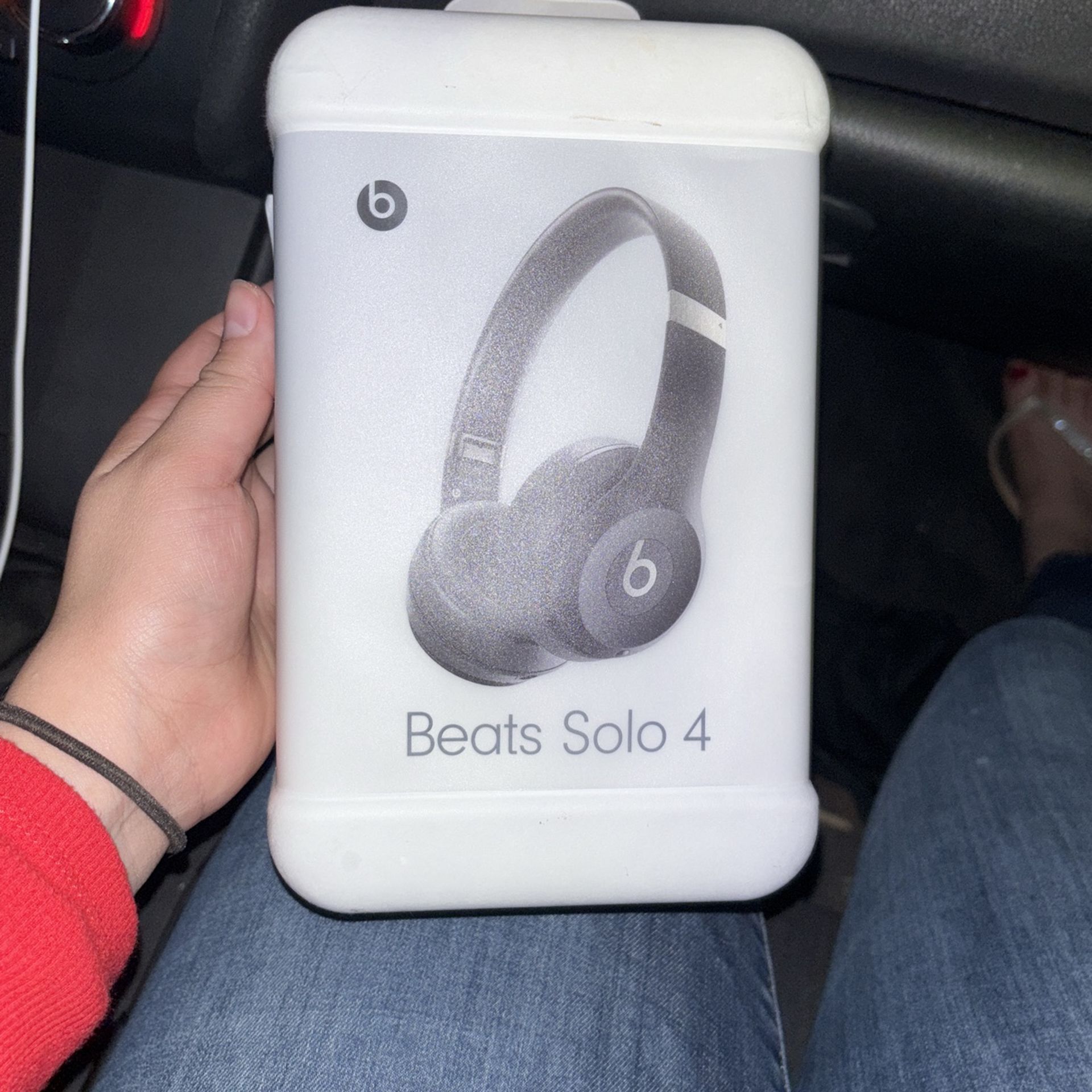 Beats Solo 4